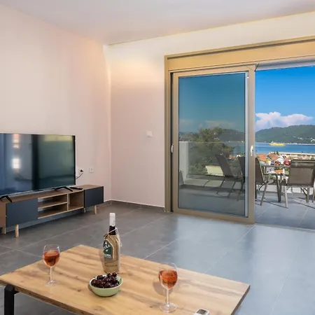 아파트 Eleni & Memas Luxury Kefalonia
