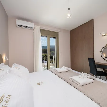 Eleni & Memas Luxury Kefalonia 아파트